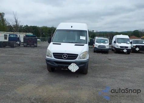2011 Mercedes-Benz Sprinter 2500 High Roof из США, поврежденный, VIN WD3PE8CB7B5587499